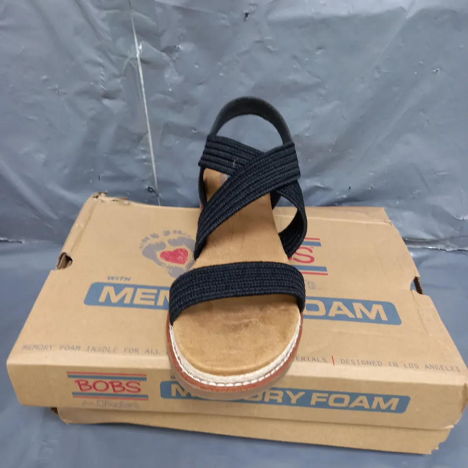 BOB'S FROM SKECHERS MEMORY FOAM SANDALS BLACK SIZE 5.5