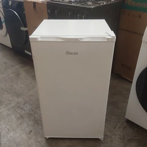 SWAN SR156140W 47CM UNDER COUNTER LARDER FRIDGE - WHITE