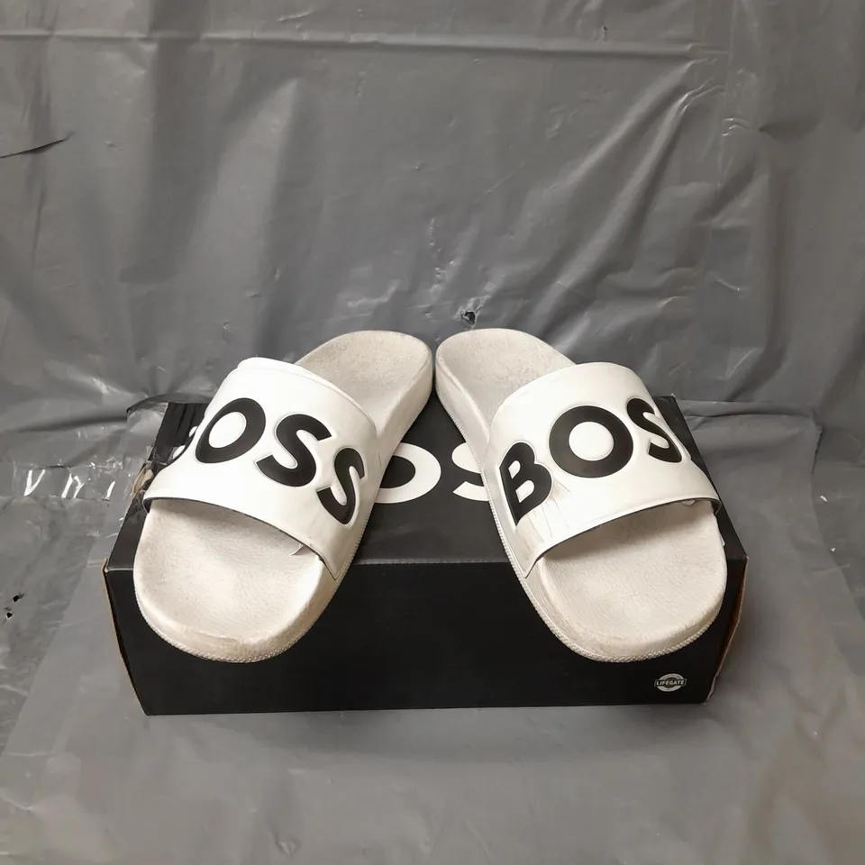 BOSS MENS SLIDERS WHITE SIZE 8