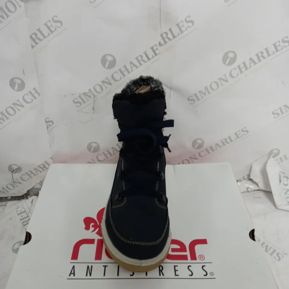 BOXED PAIR OF RIEKER WATER RESISTANT WARM HIKER BOOTS, NAVY -  SIZE 4