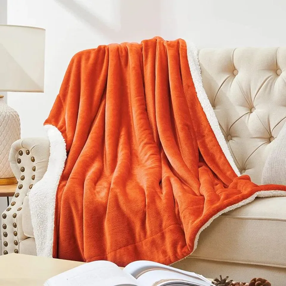 SHERPA REVERSIBLE THROW BLANKET ORANGE/WHITE 