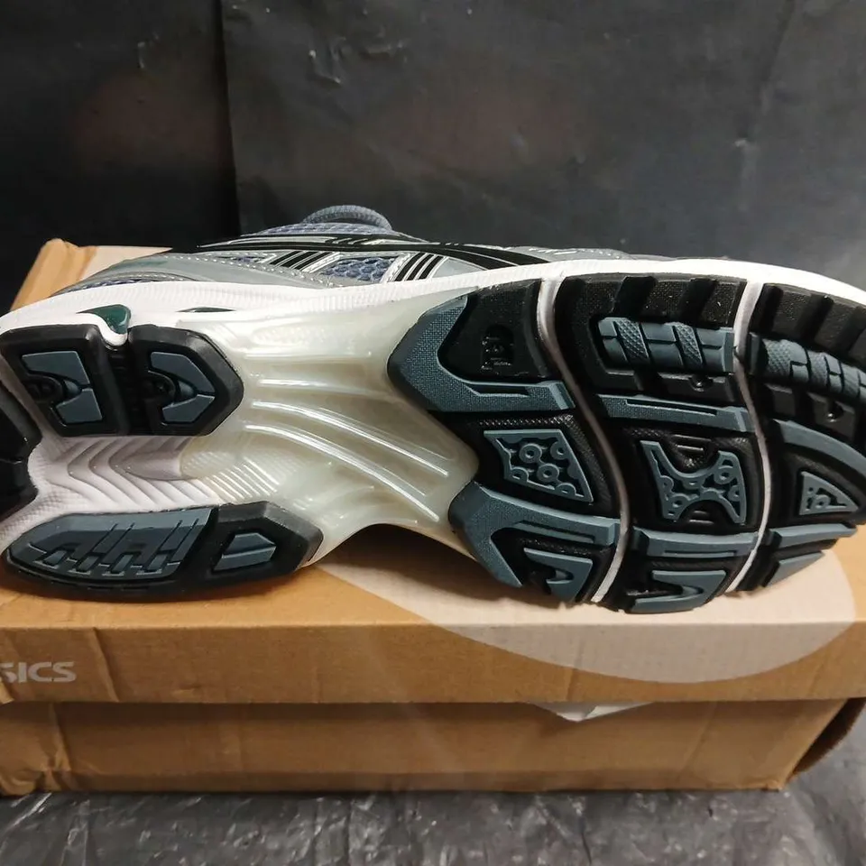 BOXED PAIR OF ASICS RUNNING SHOES – UK SIZE 8.5