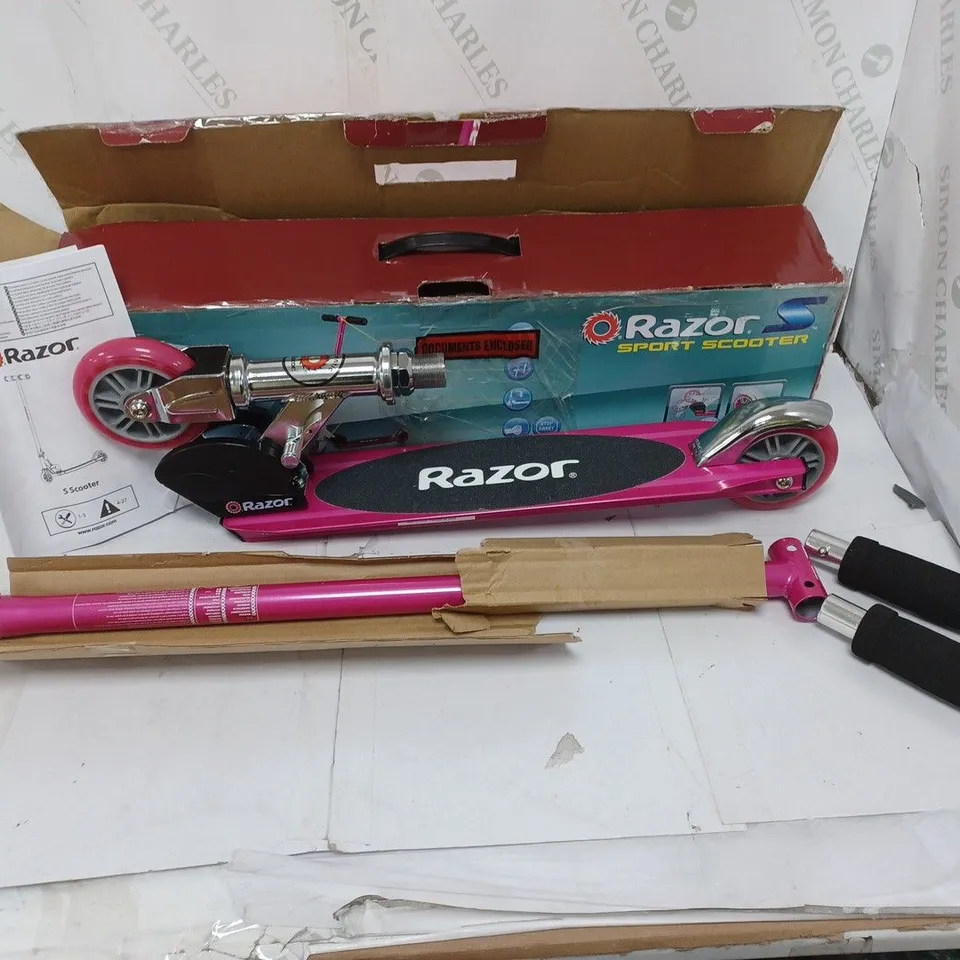 RAZOR SPORTS SCOOTER - PINK RRP £39.99