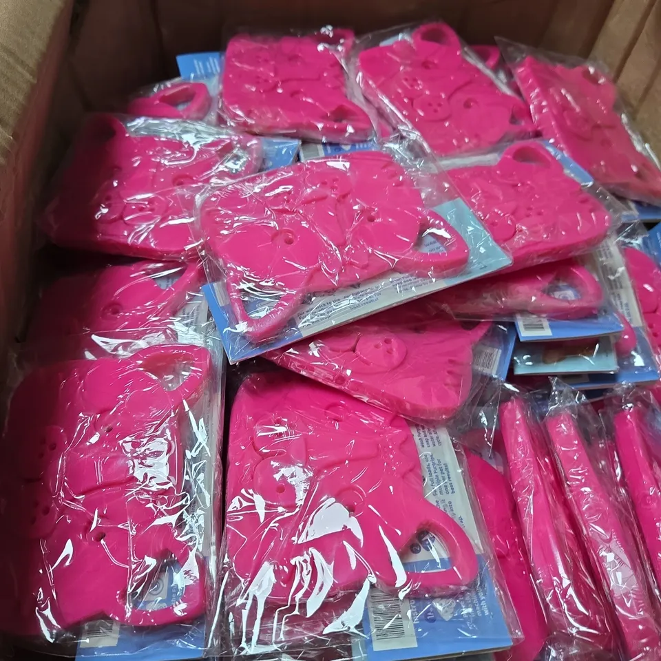 BOX OF APPROXIMATELY 140 FURGRIP PINK CAT FACE PET HAIR REMOVER  