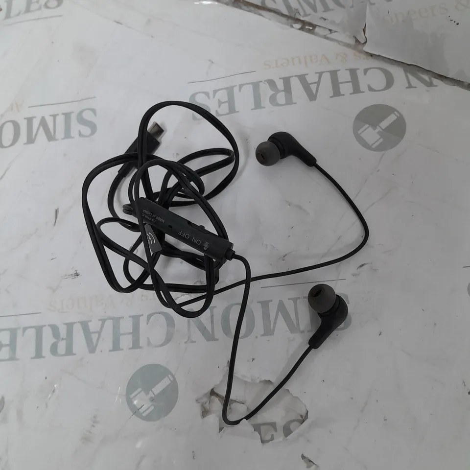 SET OF 2 JVC GUMMY EARPHONES, 1 PAIR IS USB-C 2ND PAIR AUX CABLE