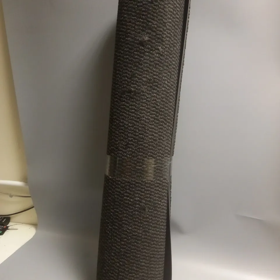 UNBRANDED BLACK MAT WITH RUBBER EDGE - SIZE UNSPECIFIED