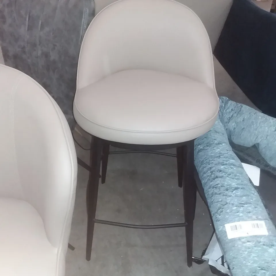 CREAM LEATHER BAR STOOL ON BLACK FRAME 