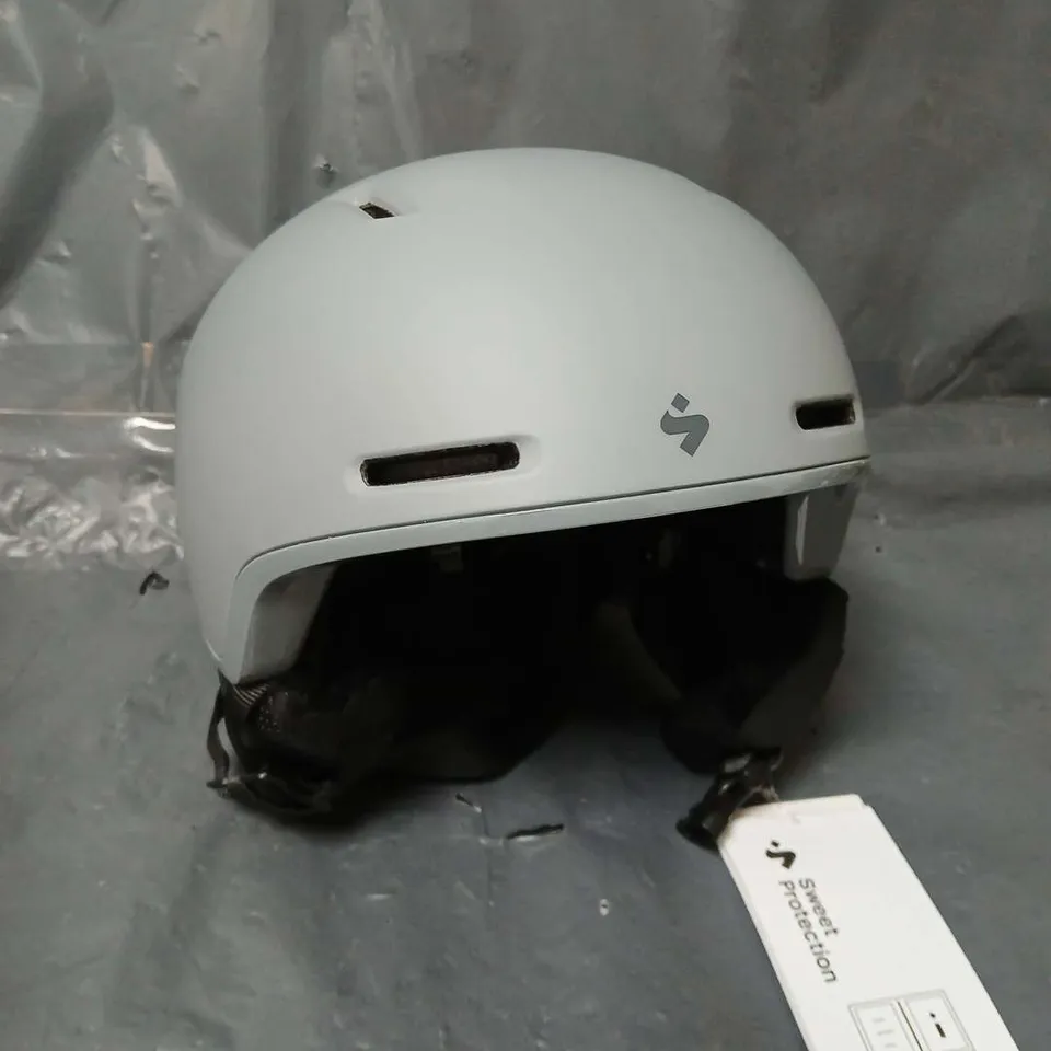 BOXED SWEET PROTECTION LOOPER HELMET IN GREY (M/L)