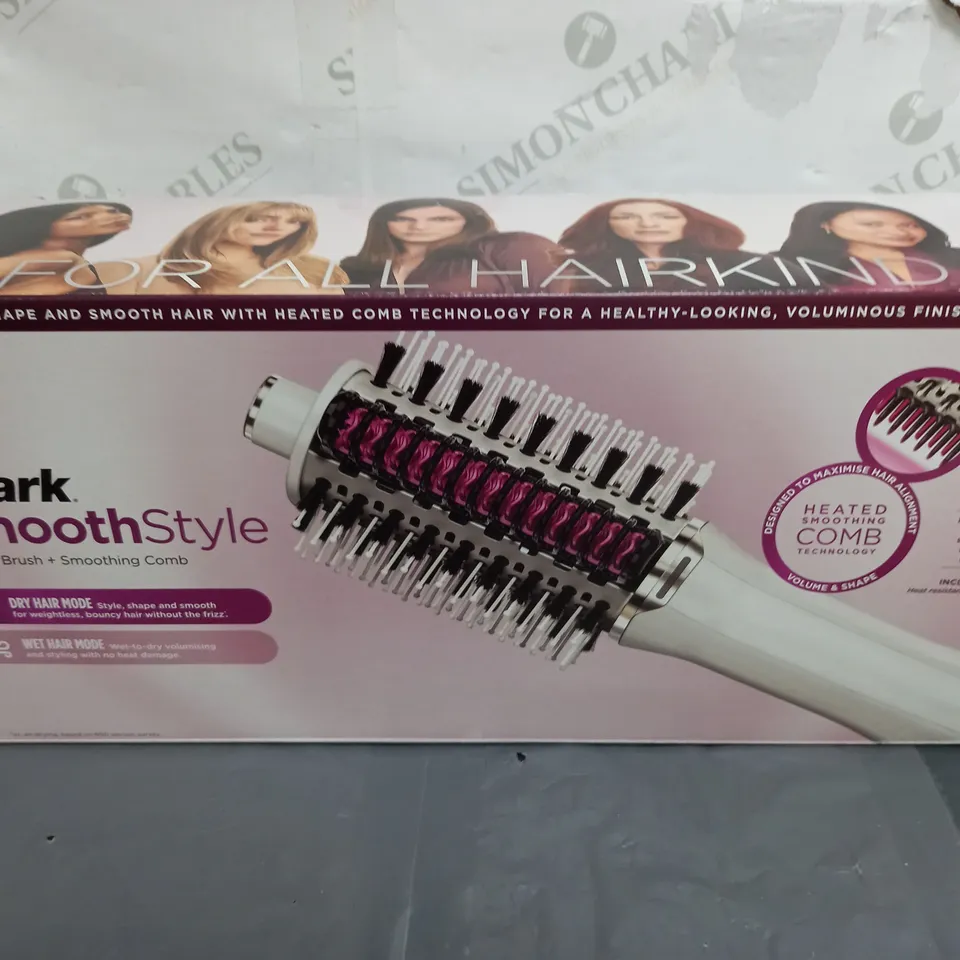BOXED SHARK SMOOTHSTYLE HOT BRUSH & SMOOTHING COMB