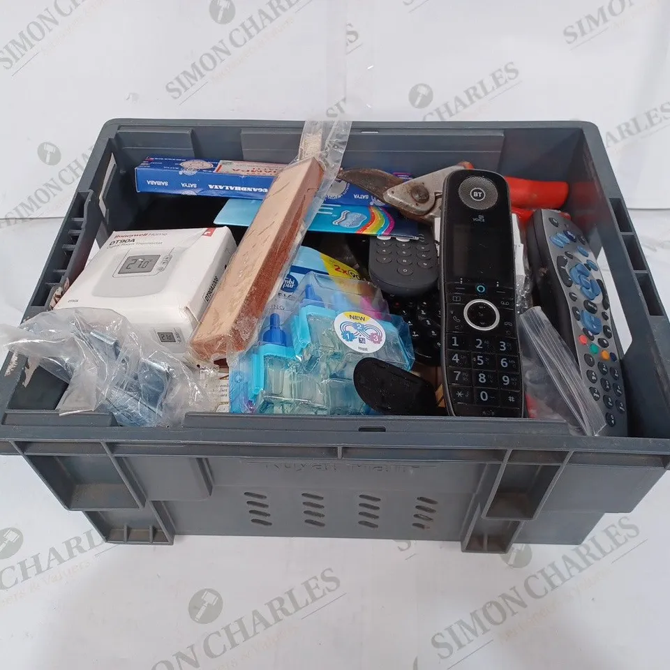 BOX TO CONTAIN APPROX. 25 X ASSORTED HOUSEHOLD PRODUCTS, INCLUDES HARRY POTTER LETTER WRITING AND PATCHES, TV REMOTES, INCENSE ETC