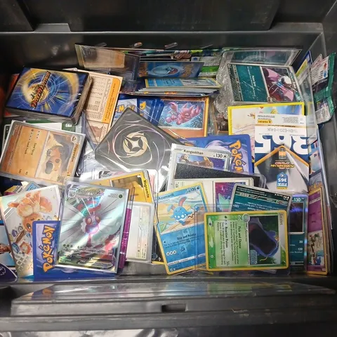 LOT OF ASSORTED COLLECTORS CARDS TO INCLUDE POKEMON, DUEL MASTERS AND PREMIER LEAGUE