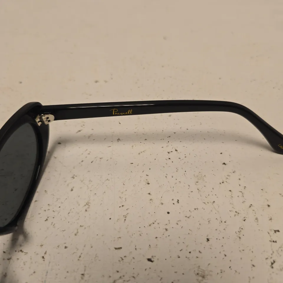 PRAGNELL BLACK SUNGLASSES WITH GOLD-SCRIPT TEMPLE LOGO