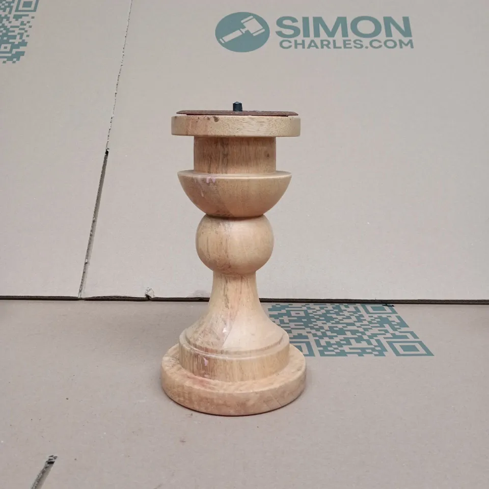 NKUKU CANDLE STICK