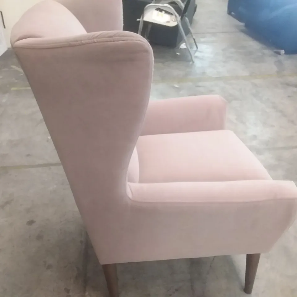 QUALITY BRITISH DESIGNER LOUNGE CO. FLOYD CHAIR ASHEN ROSE FABRIC