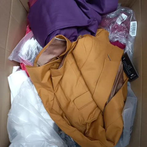 APPROXIMATELY 25 ASSORTED CLOTHING PRODUCTS IN VARIOUS STYLES & SIZES 