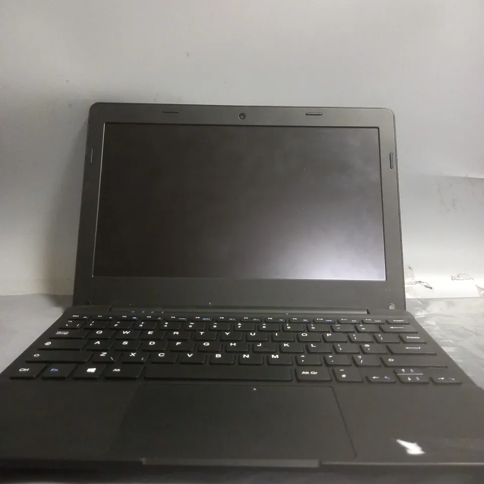 DYNABOOK EUROPE GMBH E10-G-106