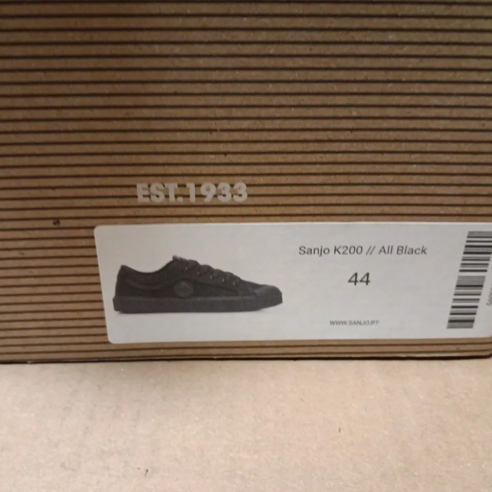 SANJO LACE UP PUMPS BLACK SIZE EU 44