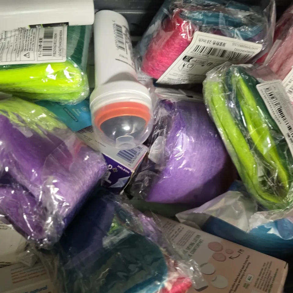 APPROXIMATELY 15 ASSORTED HEAL & BEAUTY/COSMETIC ITEMS TO INCLUDE FACIAL SPRAY, GRADUAL TANNER, ETC