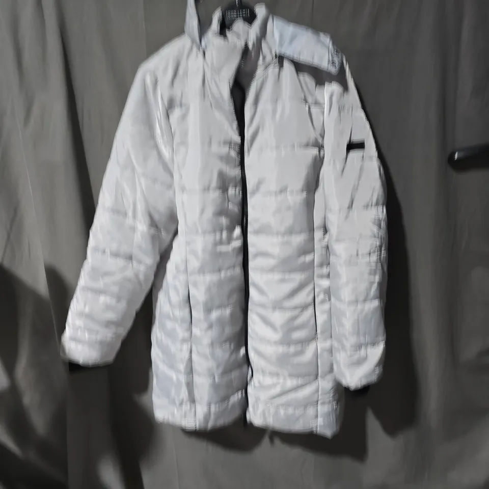BOX OF APPROXIMATELY 25 CLOTHING ITEMS INCLUDING: H&M VEST JUMPER, GREY COAT AND WHITE COAT