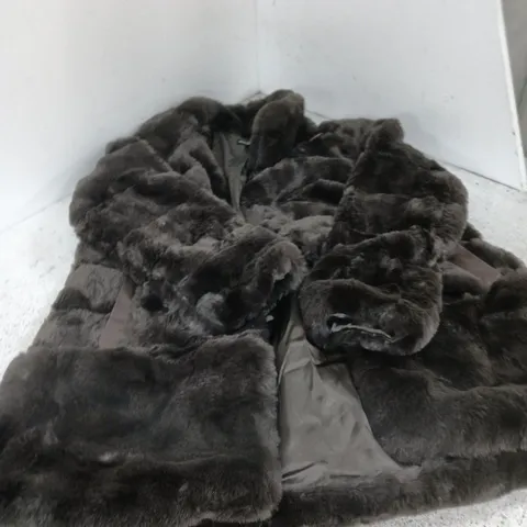 NINA LEONARD WOMEN'S FUR COAT β UK M (MEDIUM) β SATIN LINING