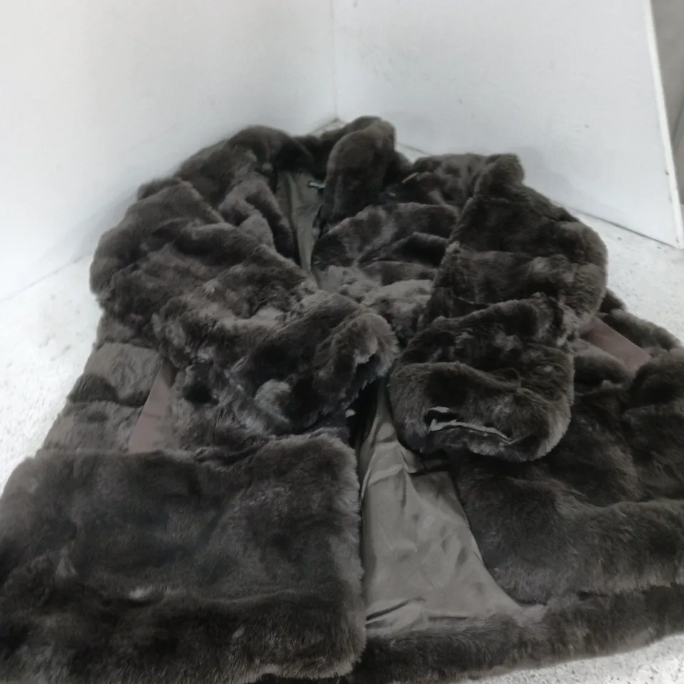 NINA LEONARD WOMEN'S FUR COAT – UK M (MEDIUM) – SATIN LINING
