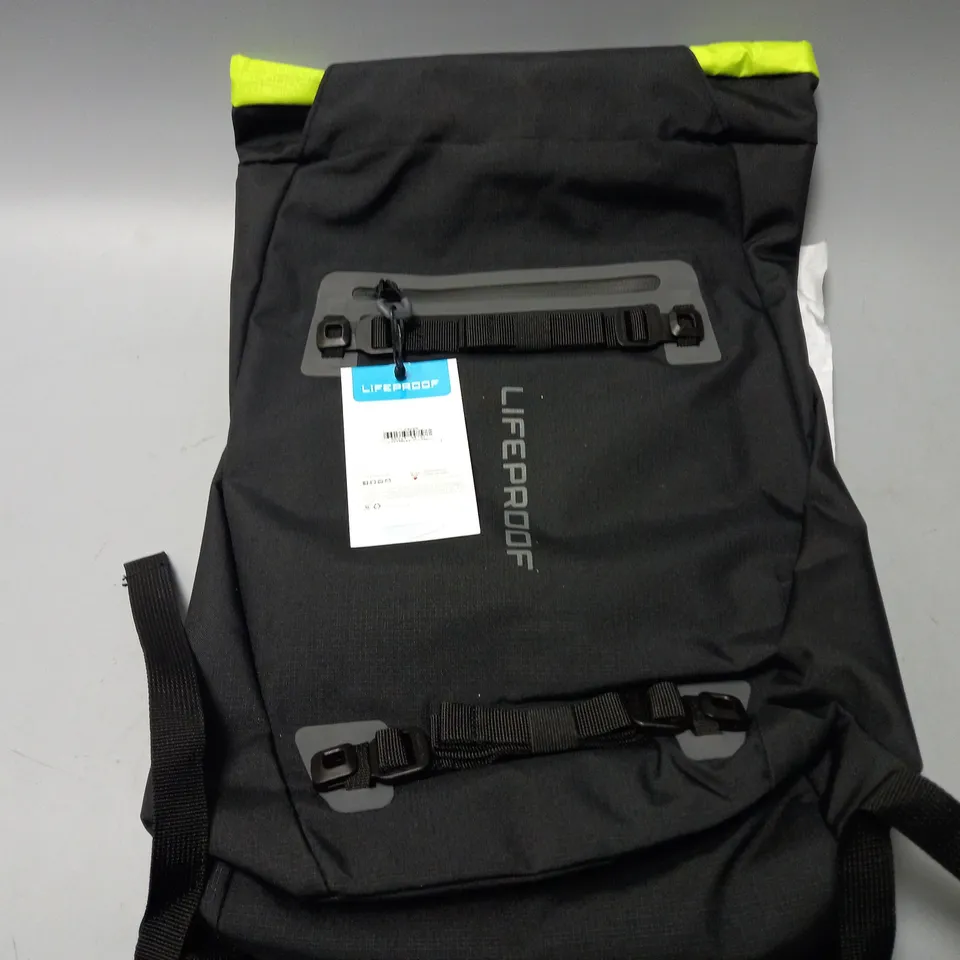 LIFEPROOF 18L STEALTH QUITO WEATHERRESISTANT WATERREPELLENT BACKPACK BLACK/GREY