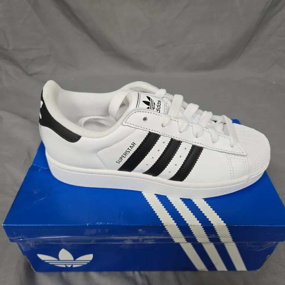 ADIDAS SUPERSTAR WHITE/BLACK LEATHER TRAINERS UK SIZE 5