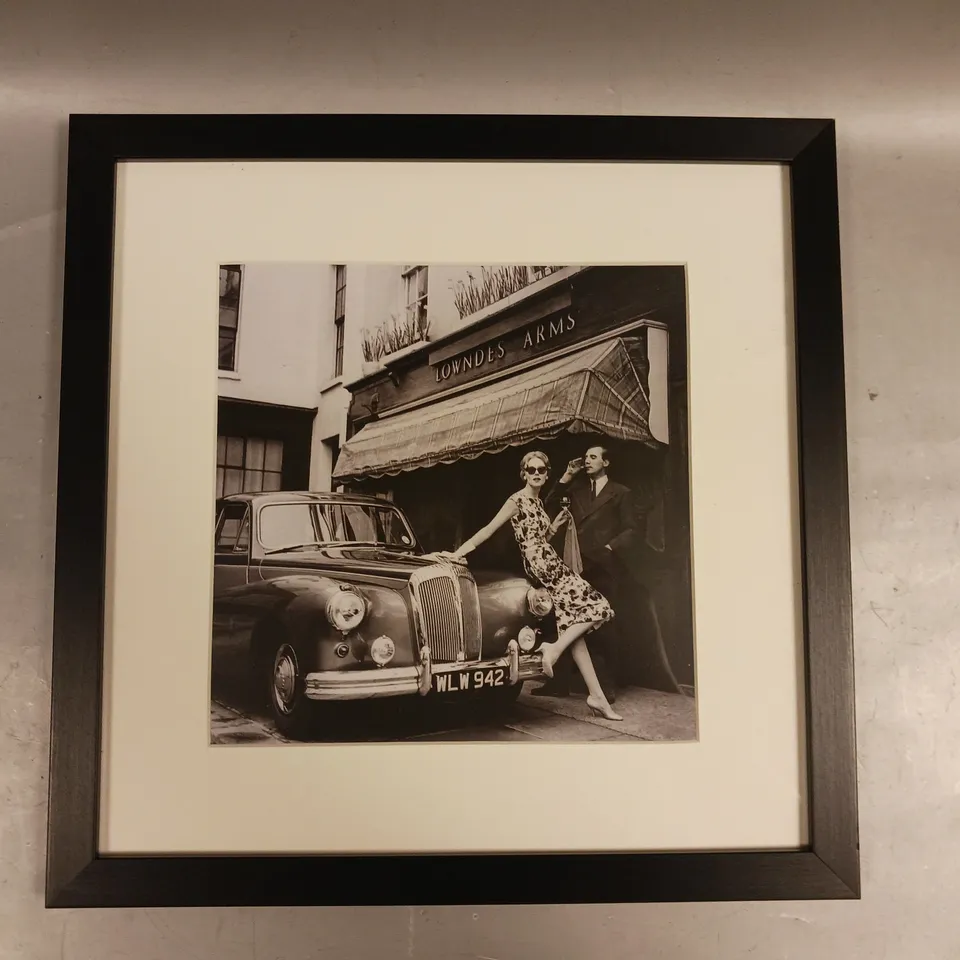 FRAMED LOWNDES ARMS PHOTOGRAPHIC ART PRINT