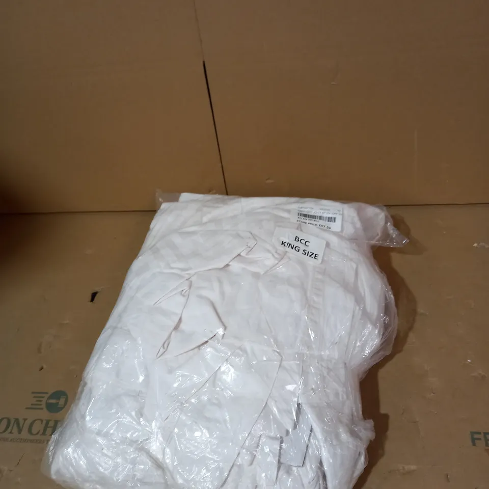 KELLY HOPPEN WHITE DUVET SET