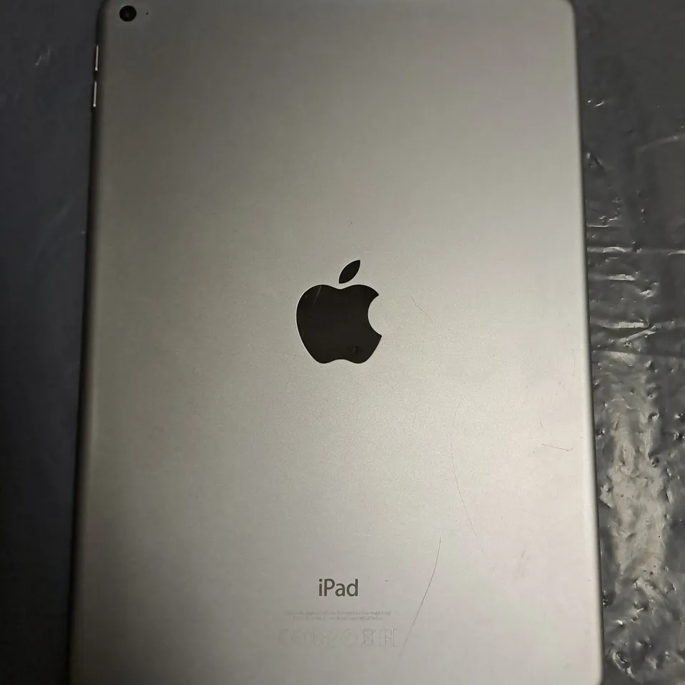 APPLE IPAD AIR 2 (A1566)