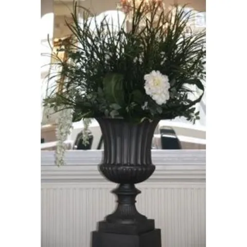 BOXED BROWNLOW FIBREGLASS URN PLANTER (1 BOX)