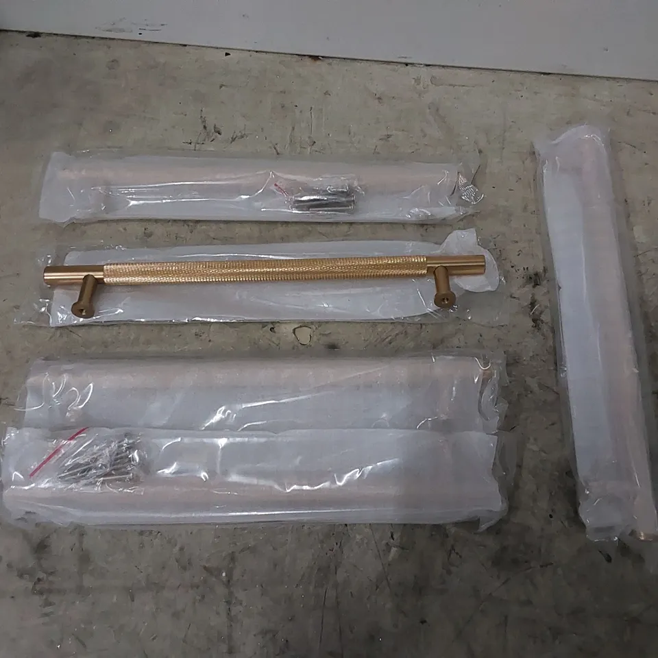 BOXED LANSEN 19.2cm CENTRE BAR HANDLE - SET OF 10