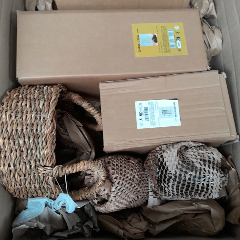 BOXED ASSORTED KITCHENWARE