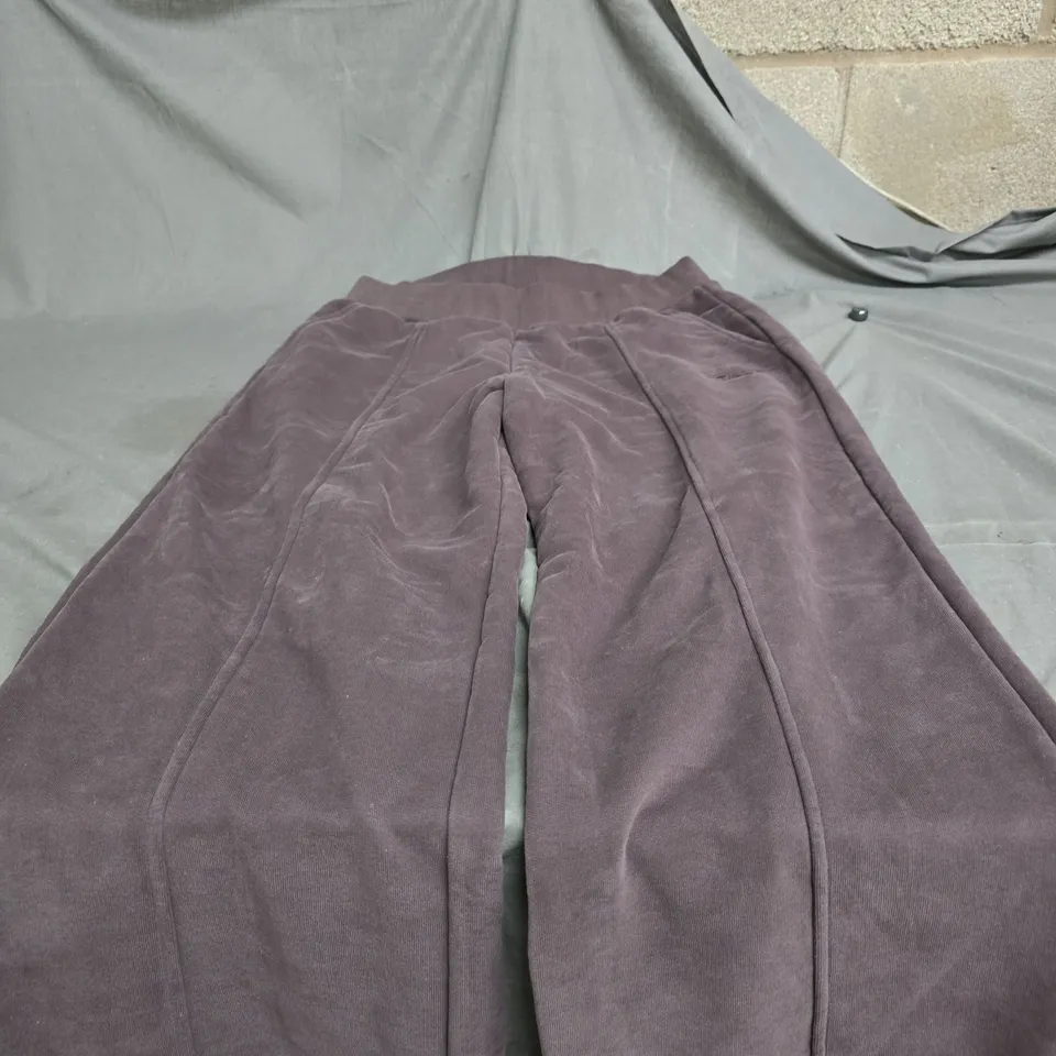 TALA WOMEN’S LOUNGE PANTS – SIZE M – BROWN