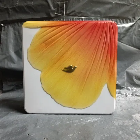 DOVE LIMITED EDITION PAMPER TIN SET