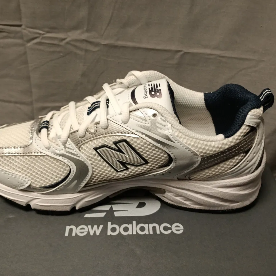 BOXED NEW BALANCE MR530SG RUNNING SHOES – MEN'S, UK 6, WHITE/GREY, BOXED