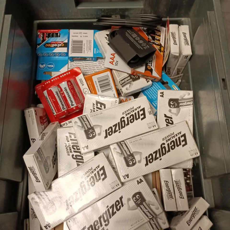 APPROXIMATELY 20 ASSORTED BATTERY MULTI-PACK PRODUCTS 