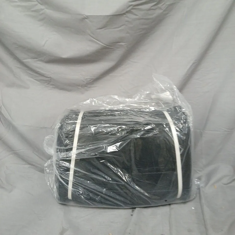 CAGE OF APPROXIMATELY 6 ITEMS TO INCLUDE: BUCKETS, TRAMPOLINE COVER AND SMALL BIN