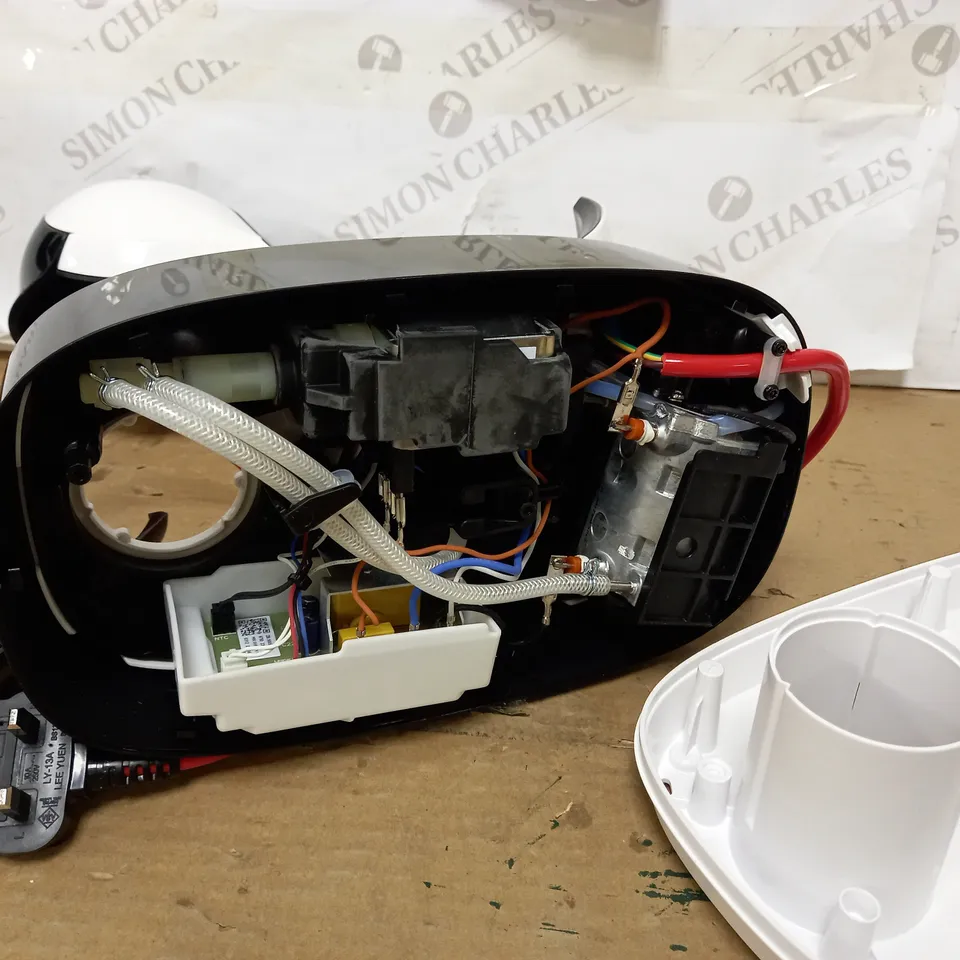 DELONGHI NESCAFÉ DOLCE GUSTO COFFEE MACHINE