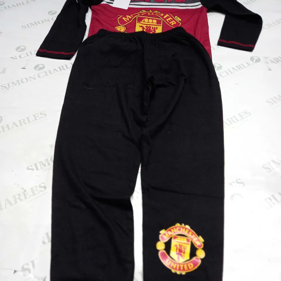 OFFICIALLY licensed MANCHESTER UNITED PYJAMAS - 4-5 YEARS