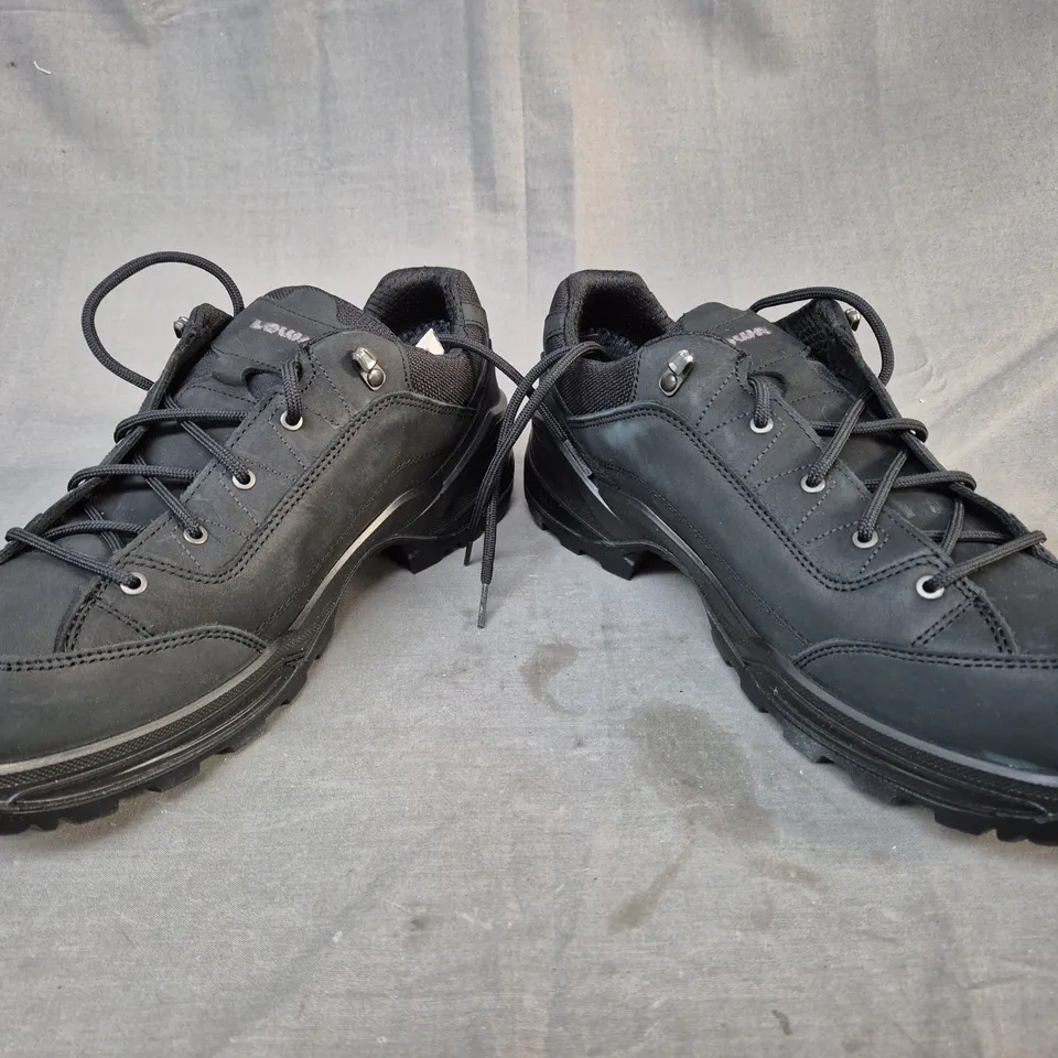 BOXED PAIR OF LOWA RENEGADE GTX SHOES IN BLACK UK SIZE 11.5