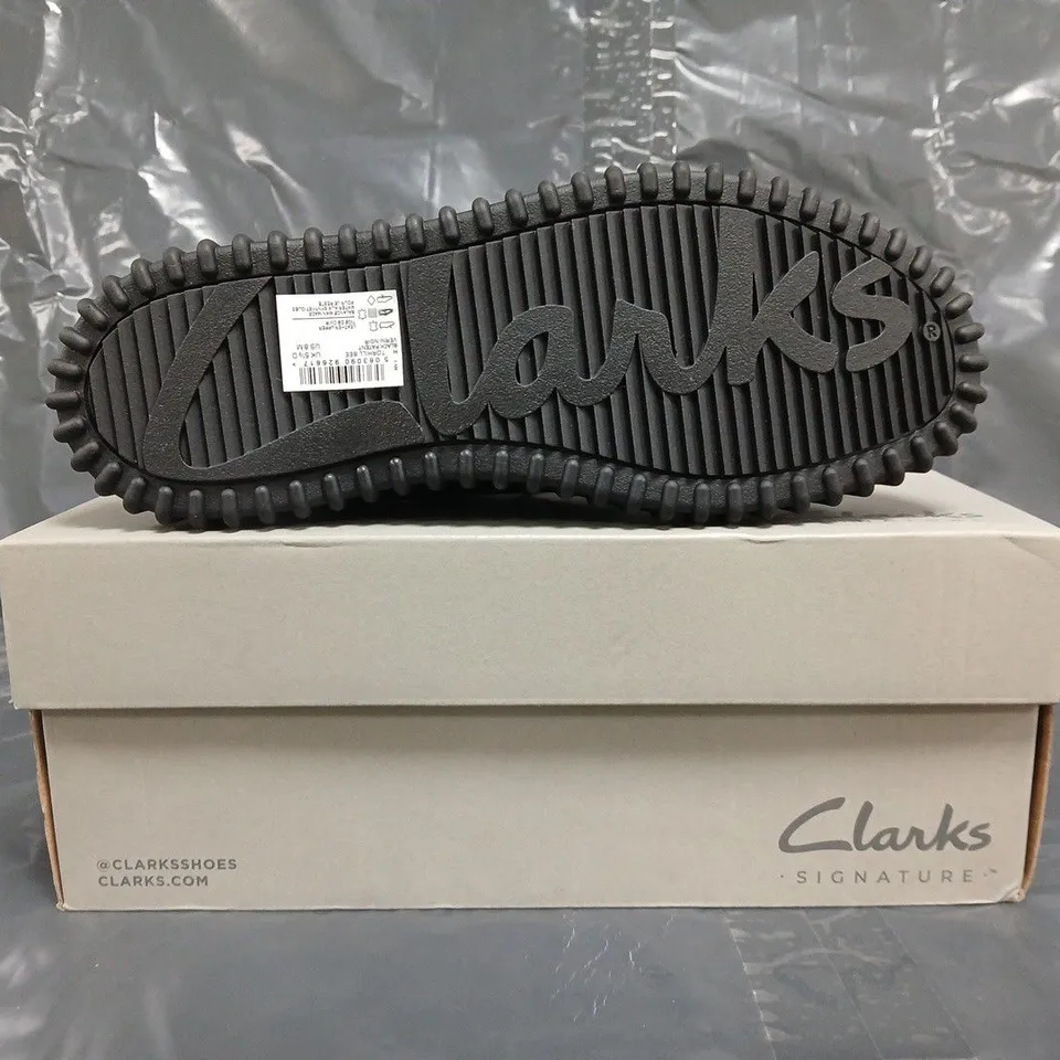 BOXED PAIR OF CLARKS TORHILL BEE SHOES IN BLACK SIZE UK 5.5