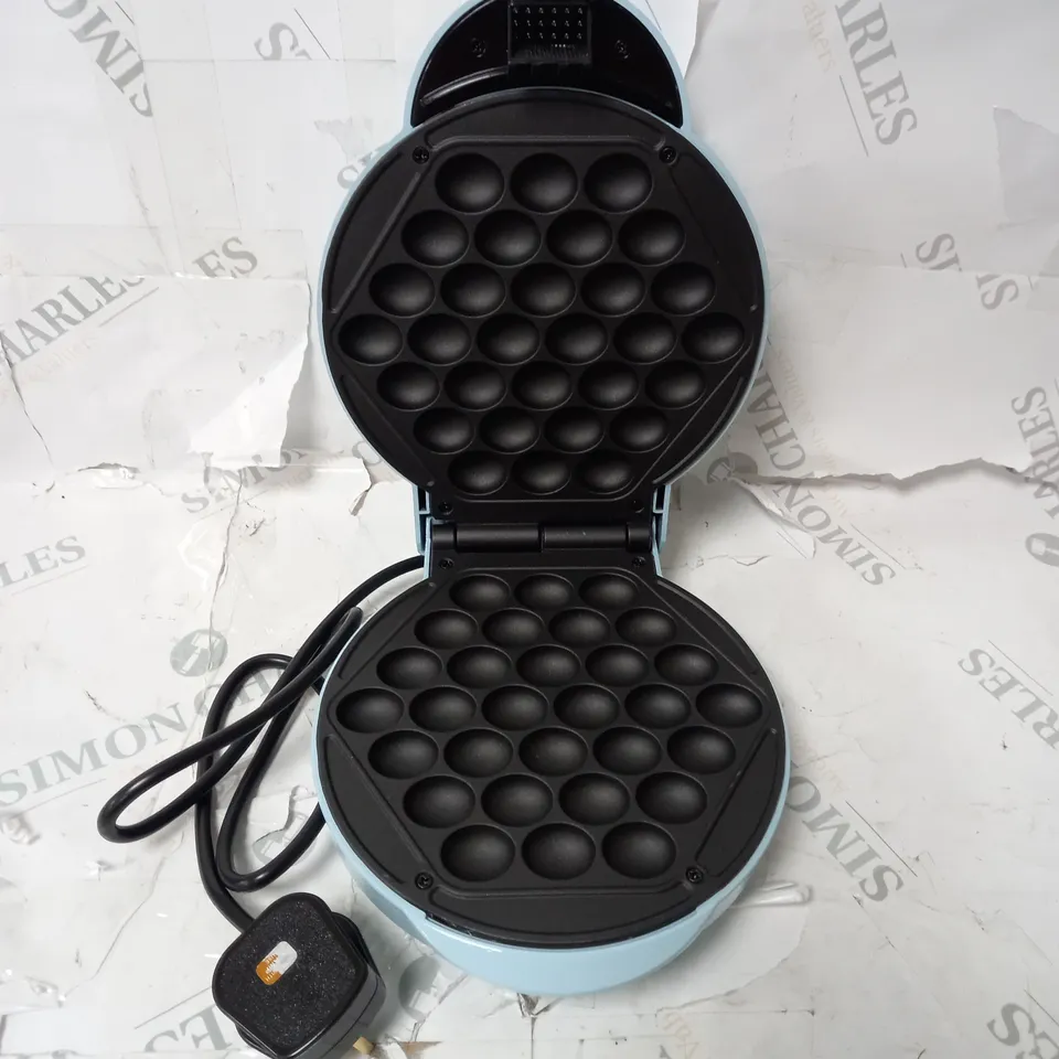 GILES AND POSNER BUBBLE WAFFLE MAKER