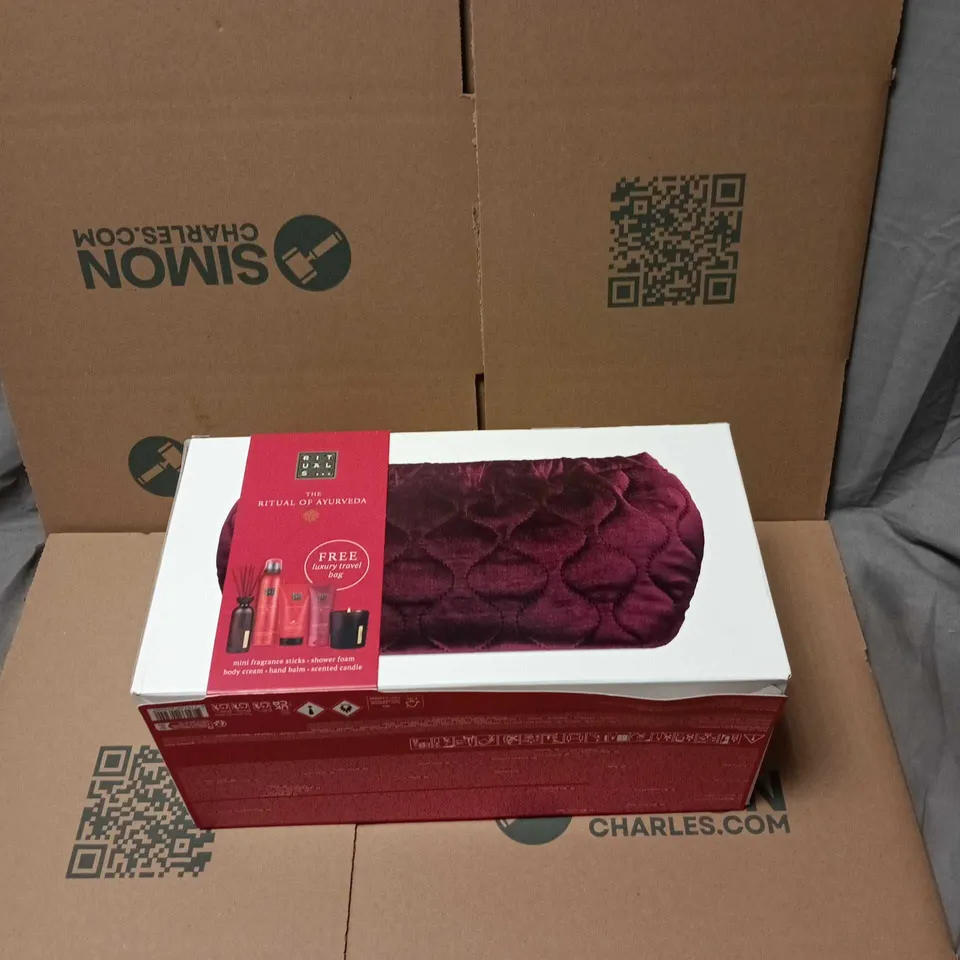 THE RITUALS OF AYURVEDA GIFT SET WITH LUXURY TRAVEL BAG 