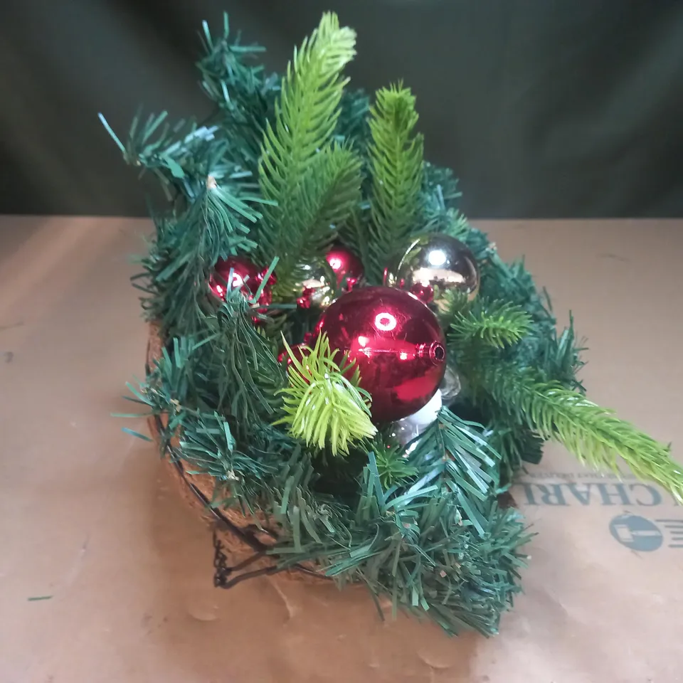 DESIGNER STYLE FESTIVE DECORATIVE FAUX PLANT BASKET
