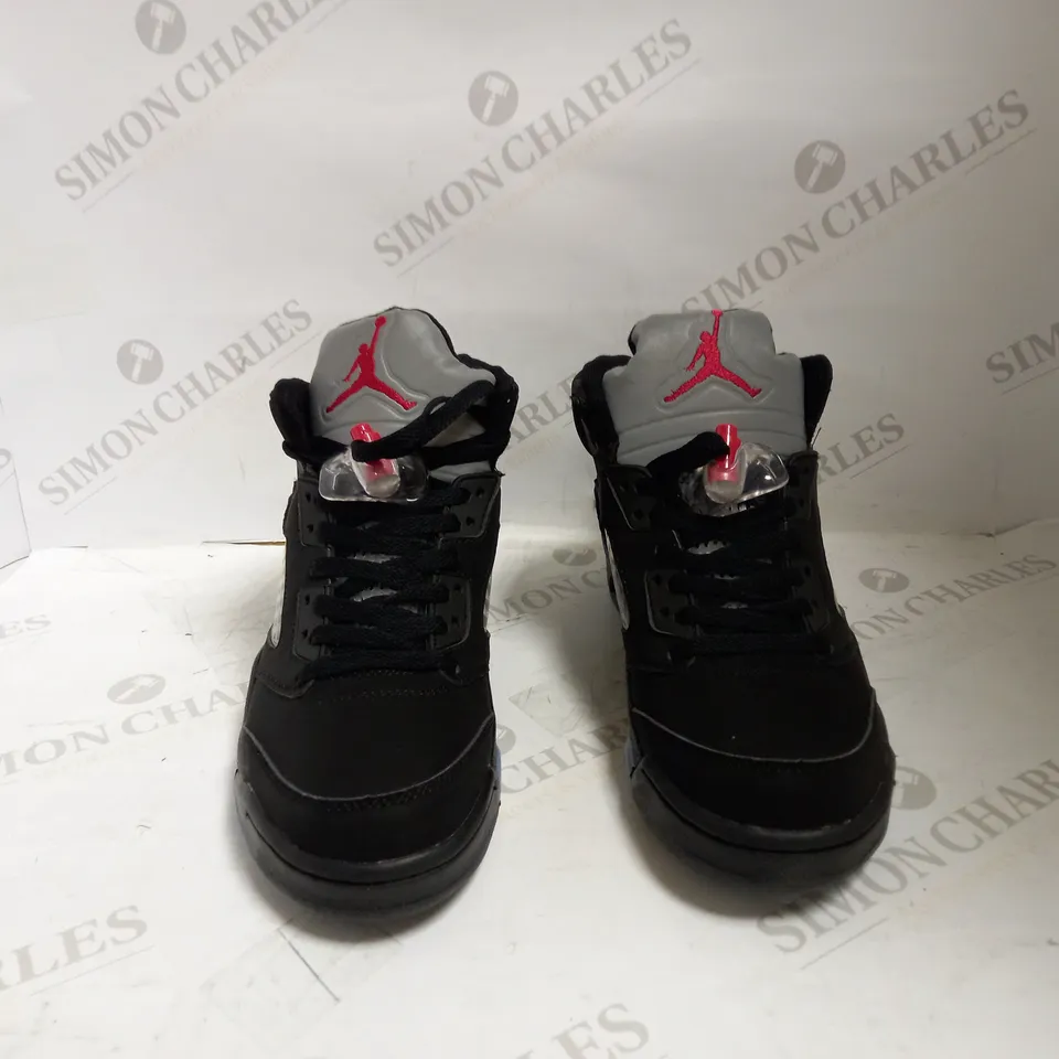 AIR JORDAN 5 RETRO BLACK/FIRE RED - METALLIC SILVER UK 6 