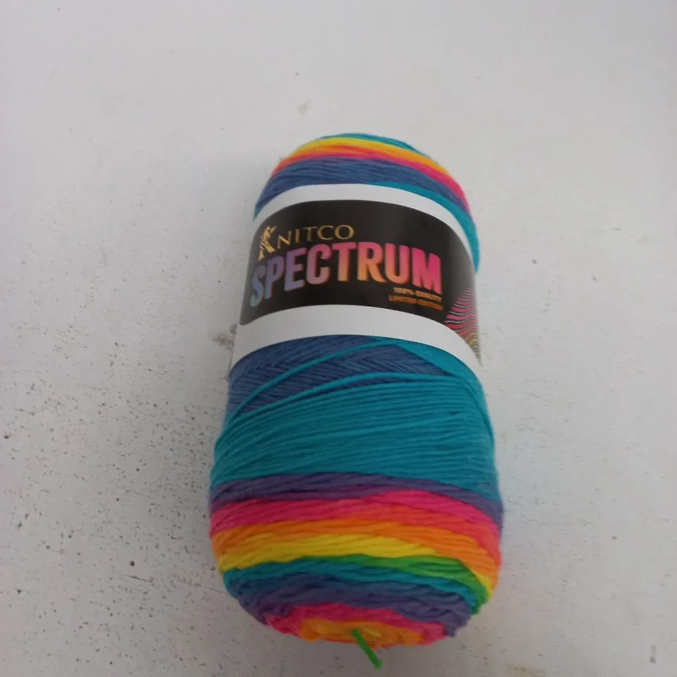 BOX OF APPROXIMATELY 20 ASSORTED ITEMS TO INCLUDE: NITCO YARN