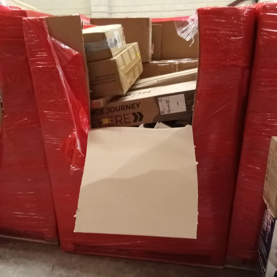 PALLET OF ASSORTED HOUSEHOLD GOODS AND PRODUCTS TO INCLUDE; A LARGE QUANTITY OF WATER SPRAY MOPS, CARPET CLEANER, VACUUM CLEANER, FOLDING CAMPING COT, BOXED FURNITURE ETC