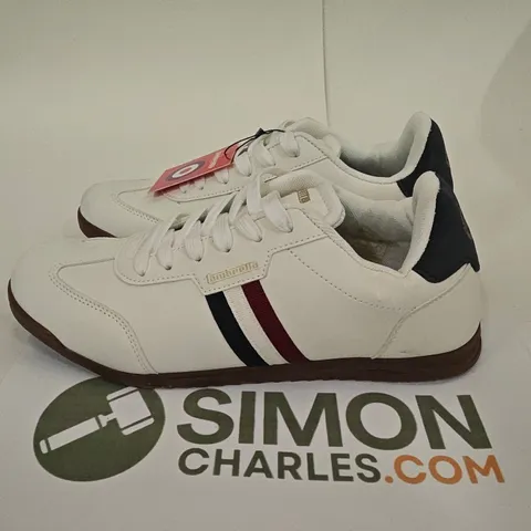 LAMBRETTA WHITE TRAINERS - UK 7