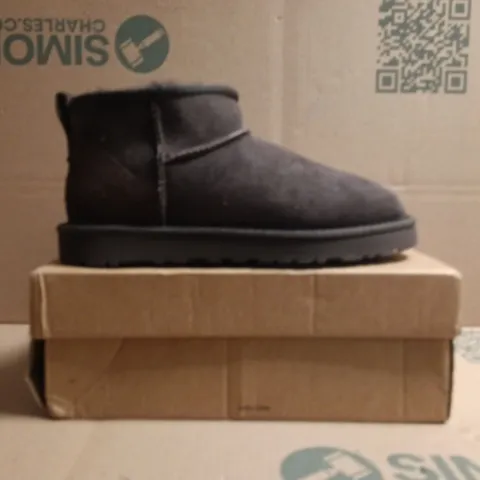 BOXED PAIR OF UGG CLASSIC ULTRA MINI SHOES IN CHOCOLATE SIZE UK 6